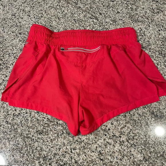 Fabletics Breathe Mid-Rise Shorts Size XS - Picture 8 of 11